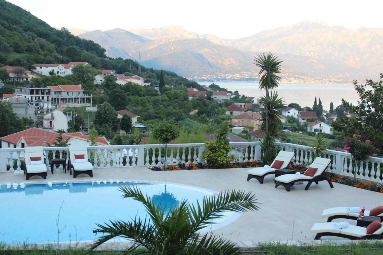 Monte Aria Panorama Suites Herceg Novi Esterno foto