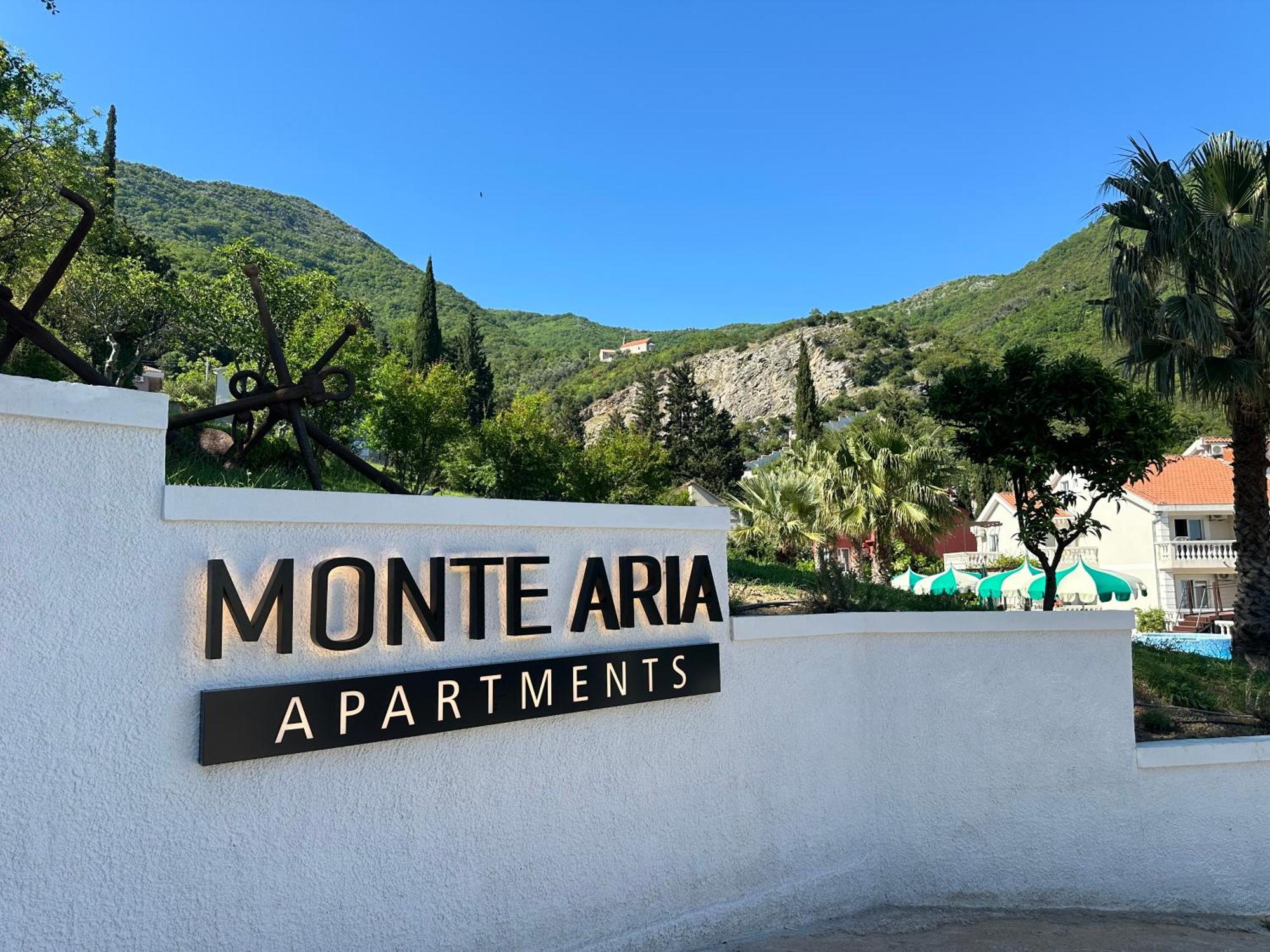 Monte Aria Panorama Suites Herceg Novi Esterno foto