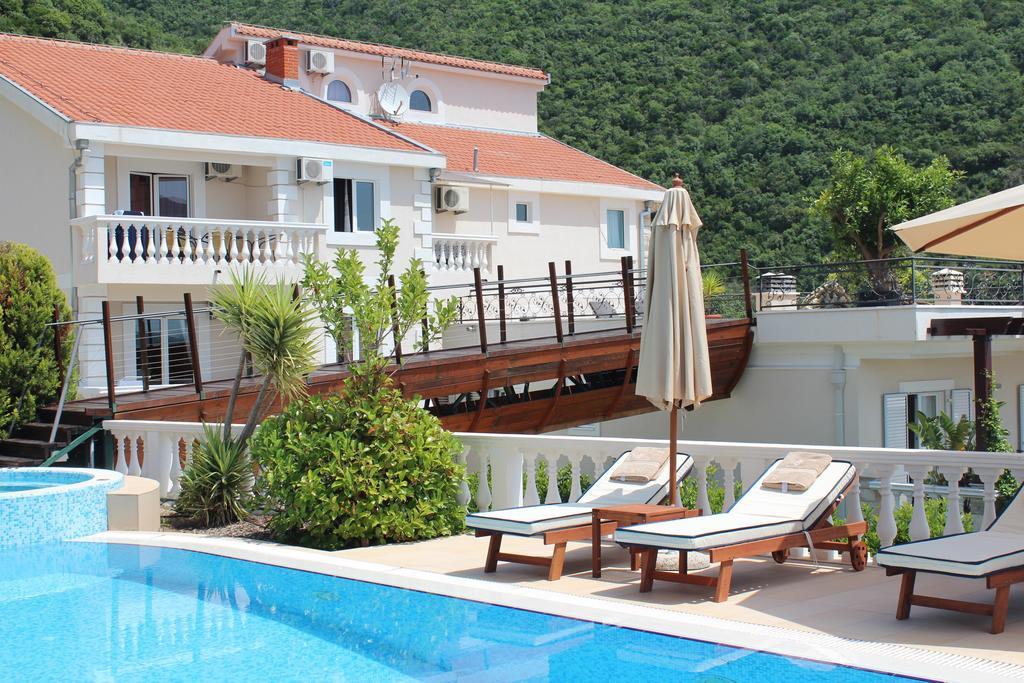Monte Aria Panorama Suites Herceg Novi Esterno foto