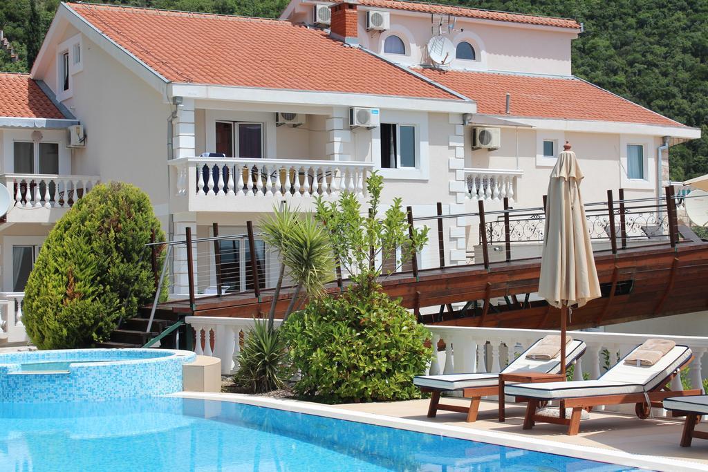 Monte Aria Panorama Suites Herceg Novi Esterno foto