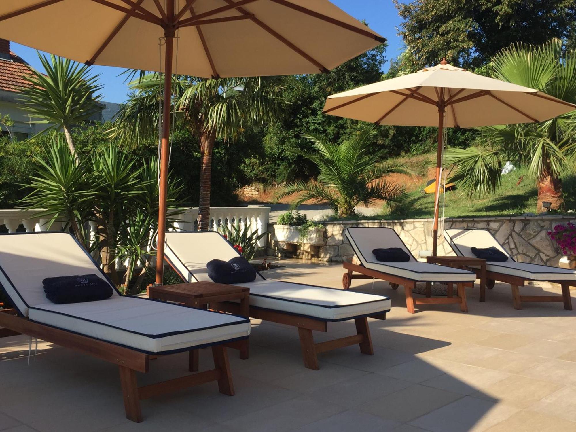 Monte Aria Panorama Suites Herceg Novi Esterno foto