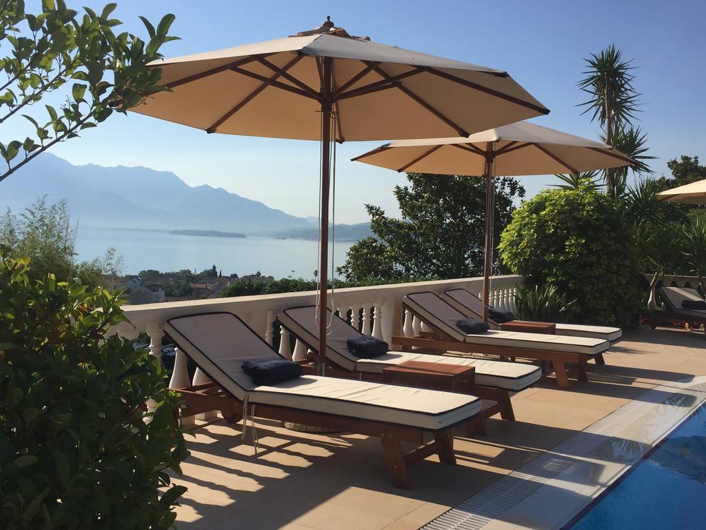 Monte Aria Panorama Suites Herceg Novi Esterno foto
