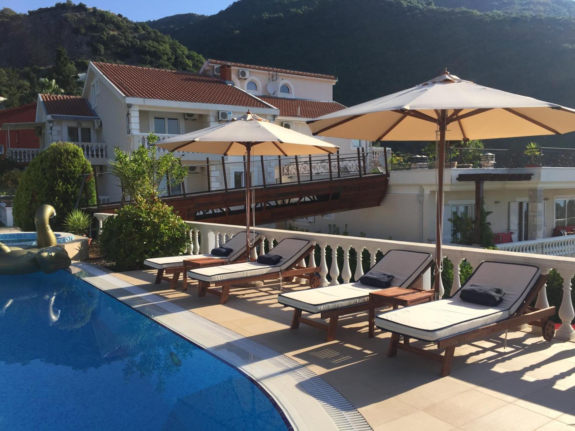 Monte Aria Panorama Suites Herceg Novi Esterno foto